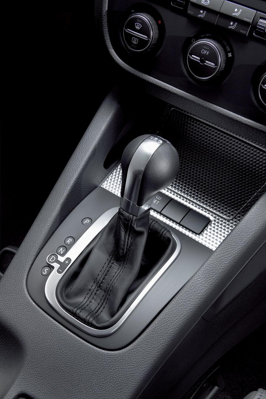  Volkswagen Golf R32 2006 года  (фото 23 из 48)